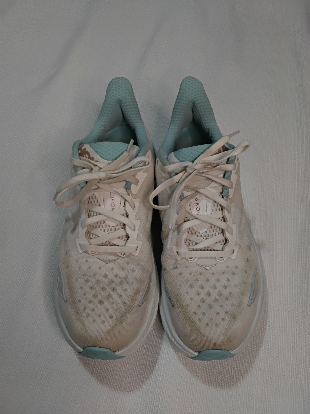 Hoka One One Clifton 9 Women's Cream and Mint Athletic Running Shoes Sz 8.5B.